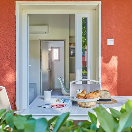 Résidence Odalys Le Village Camarguais Les Gardians Appart hôtel Arles