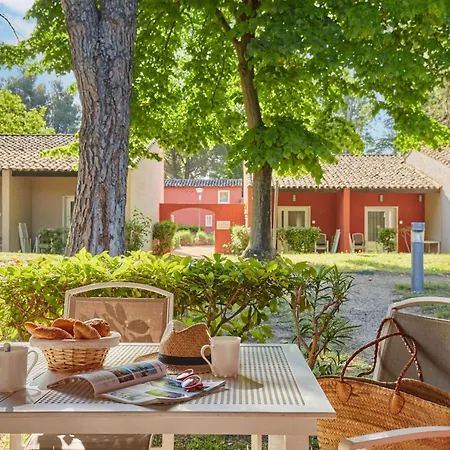 Résidence Odalys Le Village Camarguais Les Gardians 4* Arles