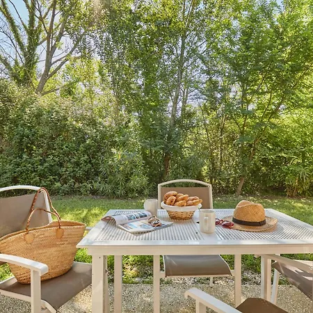 Résidence Odalys Le Village Camarguais Les Gardians Appart hôtel Arles