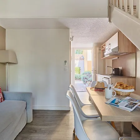 Résidence Odalys Le Village Camarguais Les Gardians 4* Arles